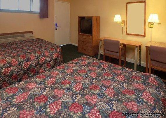 American Inn Motel 프랫 외부 사진